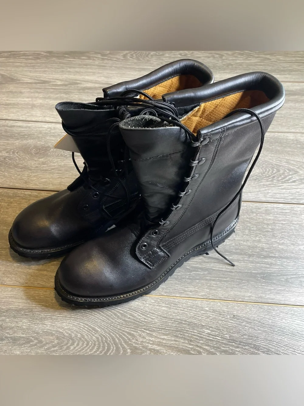 Vintage US Military Intermediate Cold Wet Boot Black Leather Vibram Sz 10.5N